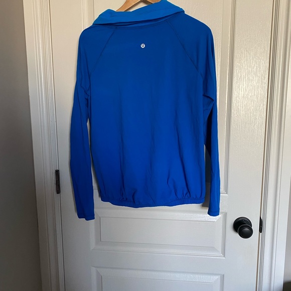 Lululemon long sleeve 8 - Picture 2 of 3